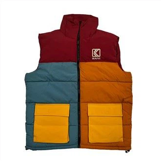 Homens bloqueiam colete puffer